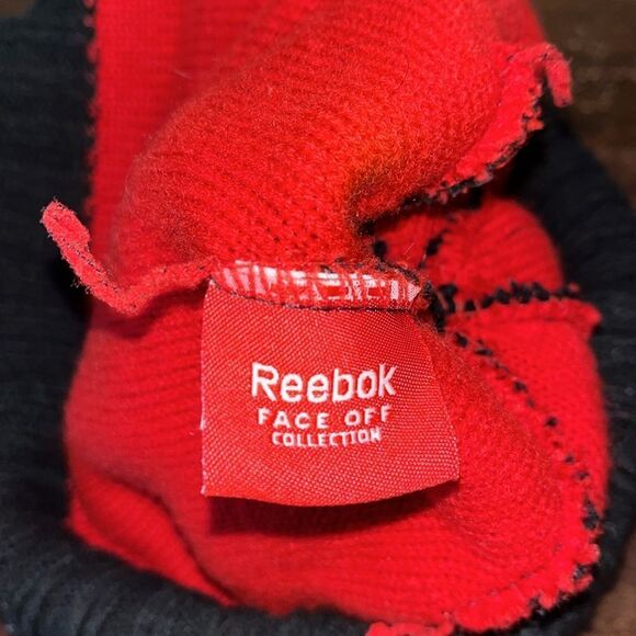 Carolina Hurricanes NHL FaceOff Reebok 2010 Helsinki Finland Beanie Knit Cap Hat - Picture 6 of 7